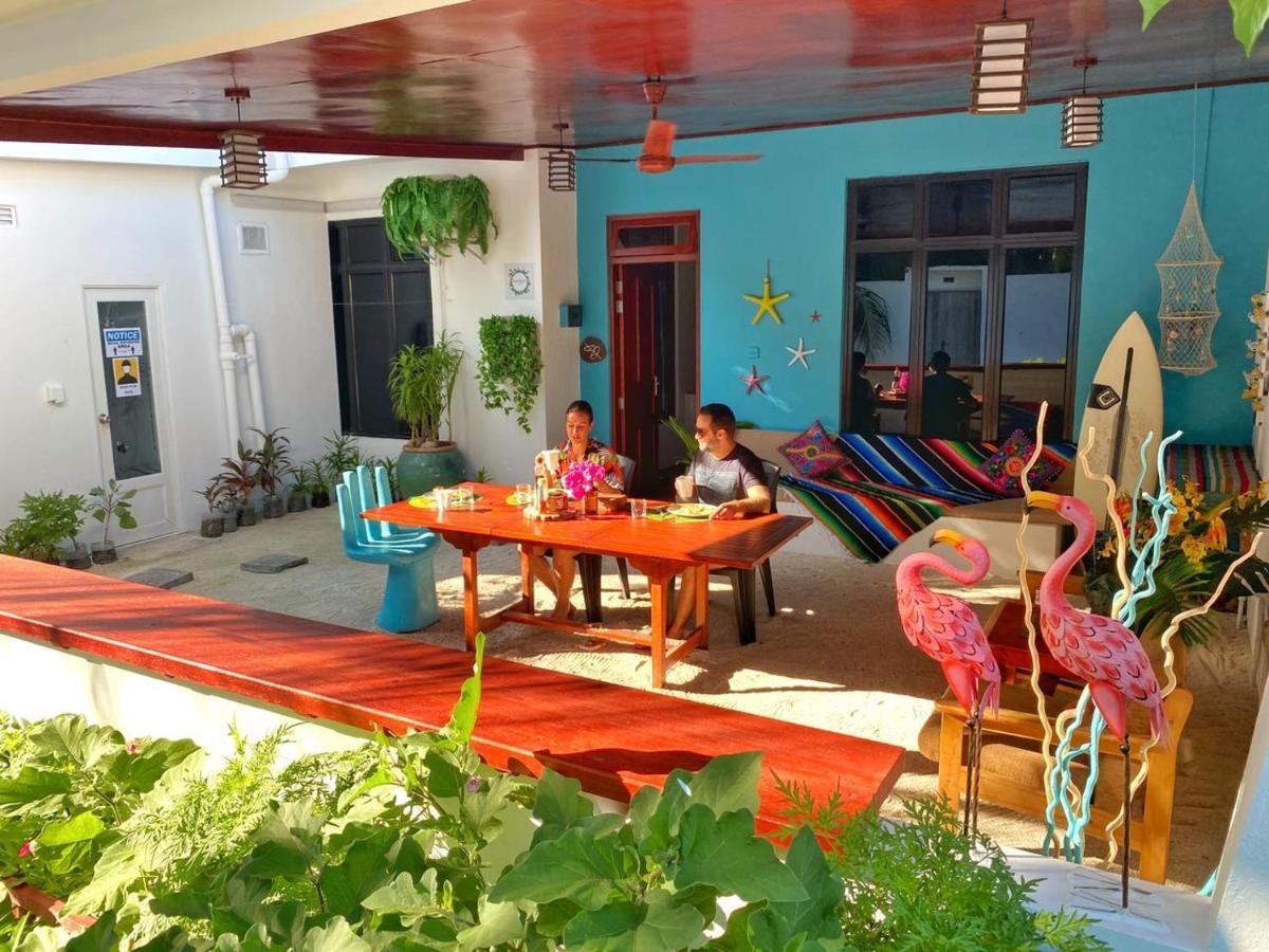 Ocean Breeze Maldives Hotel Thulusdhoo Esterno foto