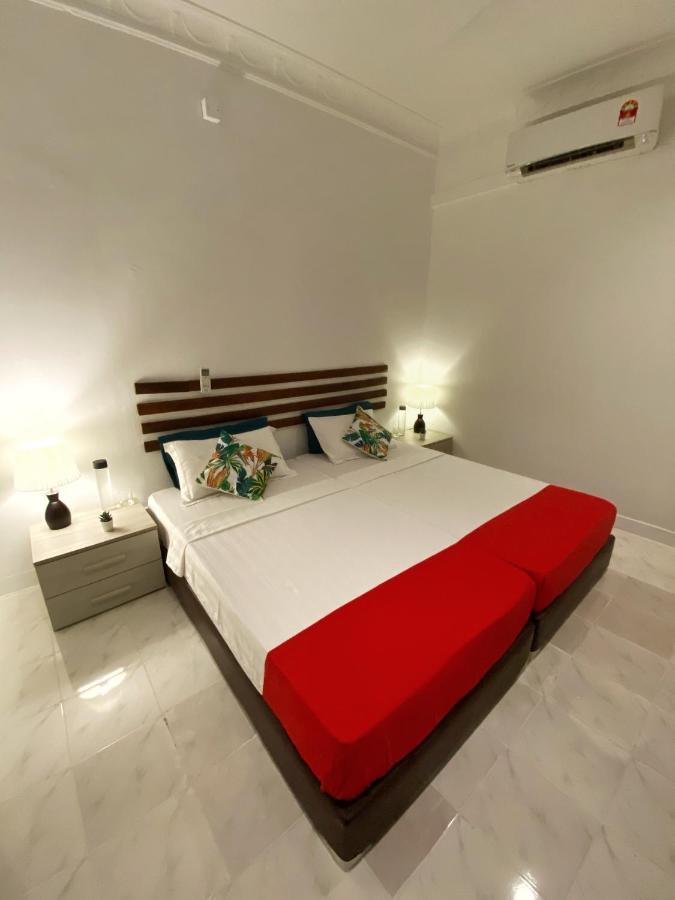 Ocean Breeze Maldives Hotel Thulusdhoo Esterno foto