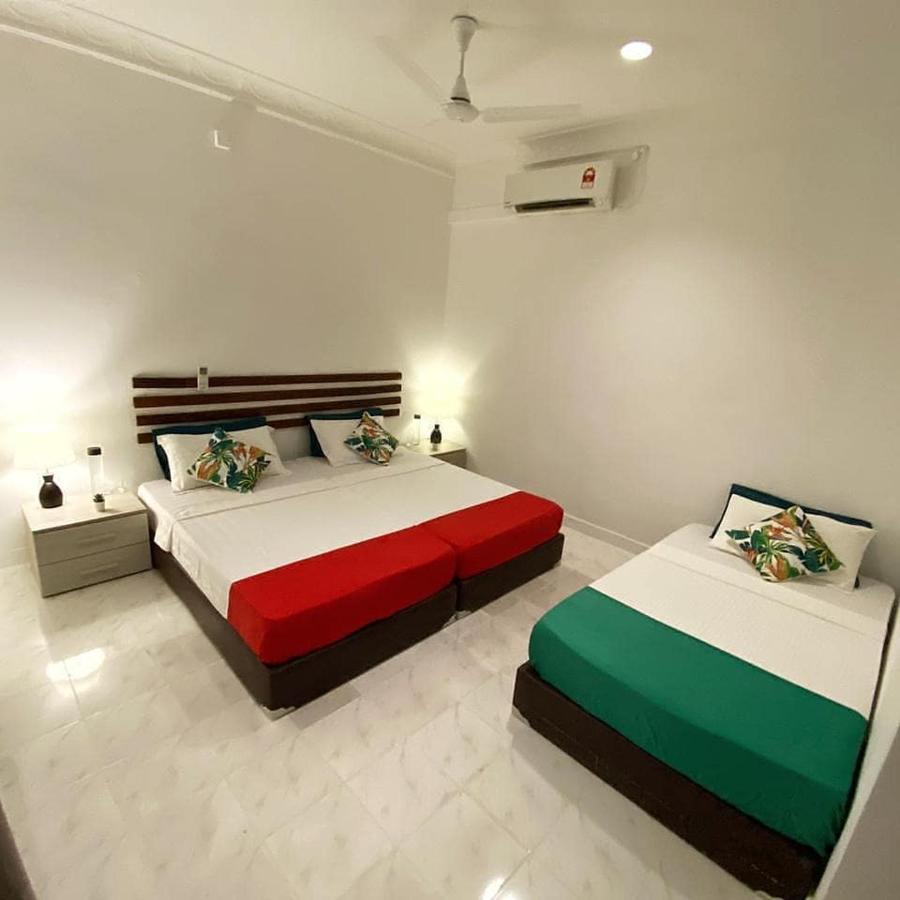Ocean Breeze Maldives Hotel Thulusdhoo Esterno foto
