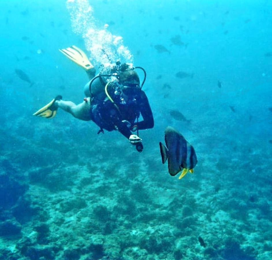 Ocean Breeze Maldives Hotel Thulusdhoo Esterno foto
