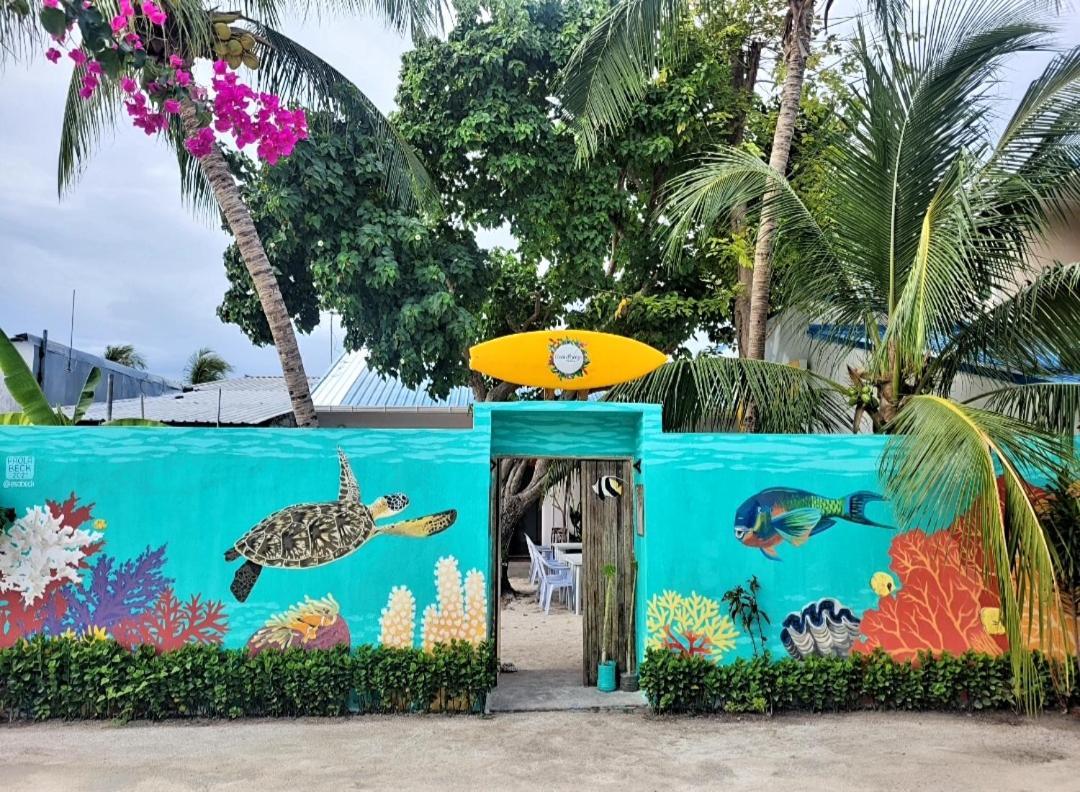 Ocean Breeze Maldives Hotel Thulusdhoo Esterno foto