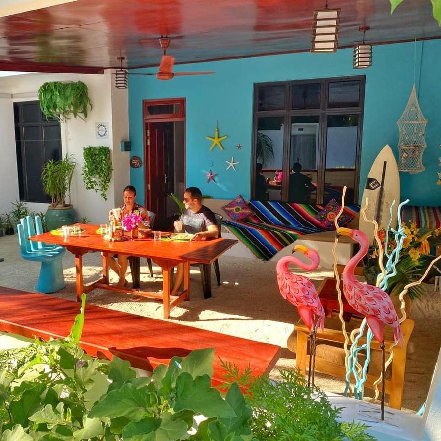 Ocean Breeze Maldives Hotel Thulusdhoo Esterno foto